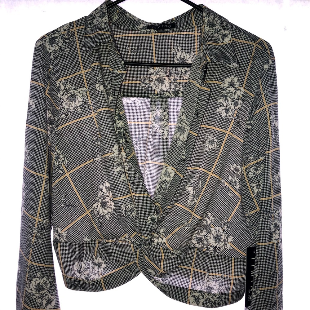 Button down Top - Picture 2 of 4